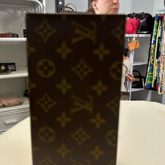 Authentic Louis Vuitton check book cover - Picture 5 of 10